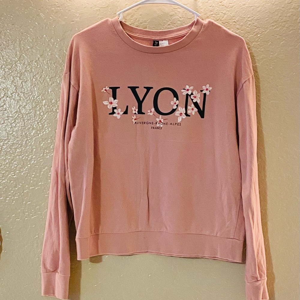 5/$20 Women’s sweatshirt